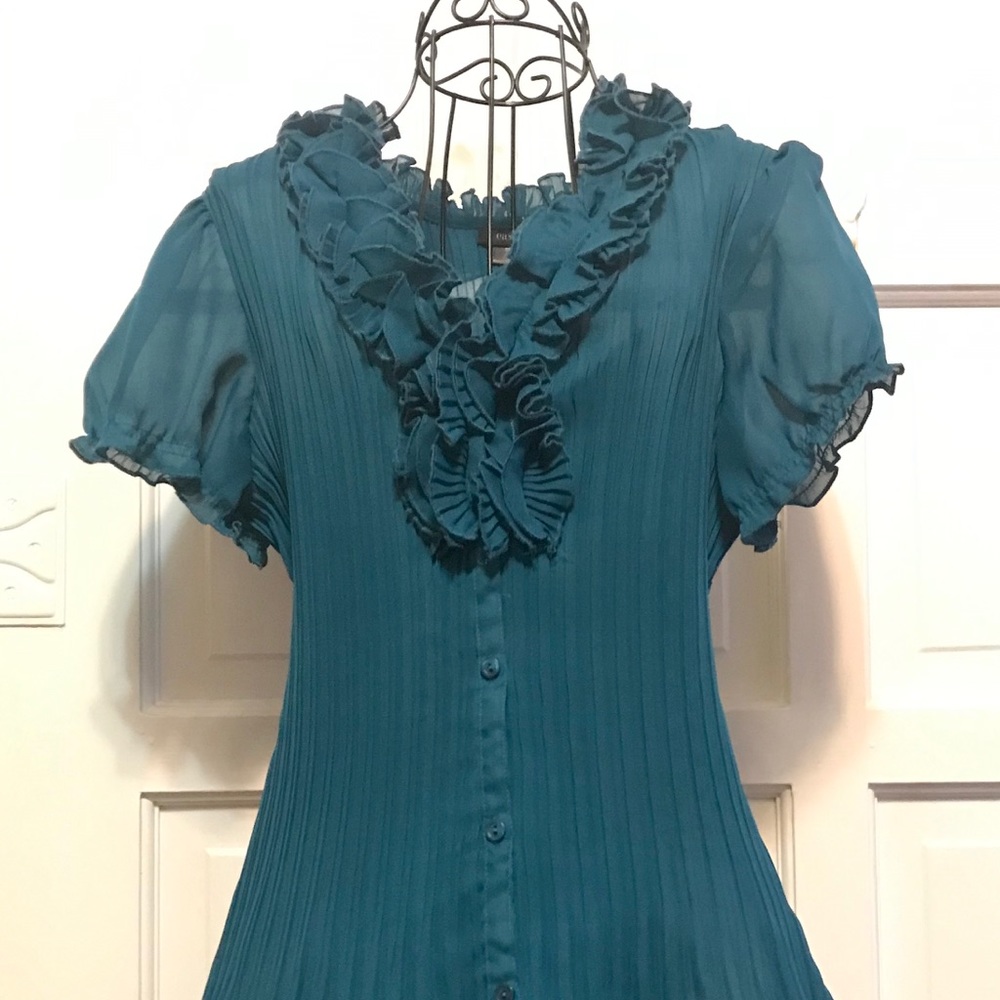 - - East 5th Short Sleeve Teal Blouse (M)